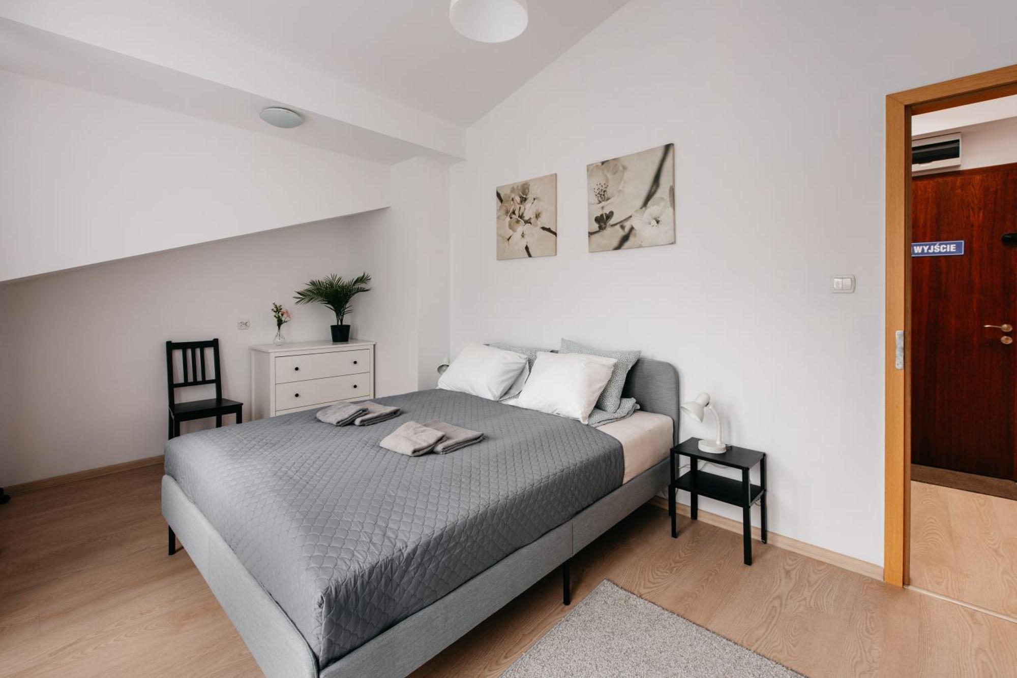 קרקוב Fully-Furnished Apartment With Air Conditioning For Families, Cracow Old Town מראה חיצוני תמונה