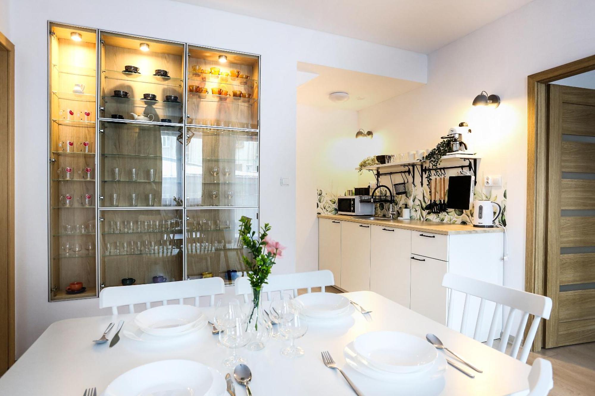 קרקוב Fully-Furnished Apartment With Air Conditioning For Families, Cracow Old Town מראה חיצוני תמונה