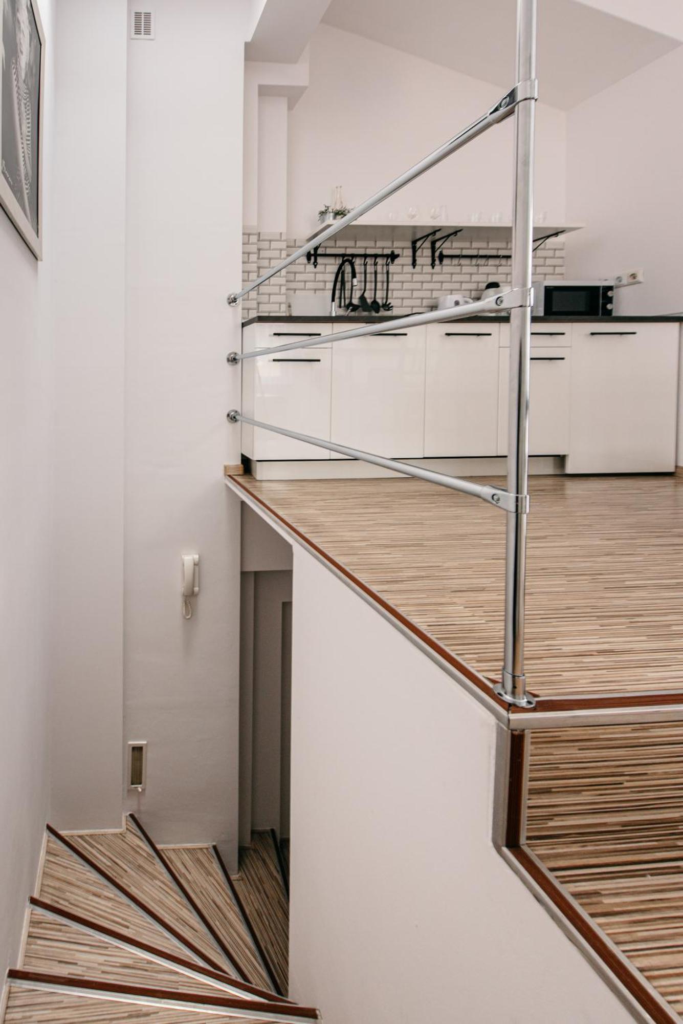 קרקוב Fully-Furnished Apartment With Air Conditioning For Families, Cracow Old Town מראה חיצוני תמונה