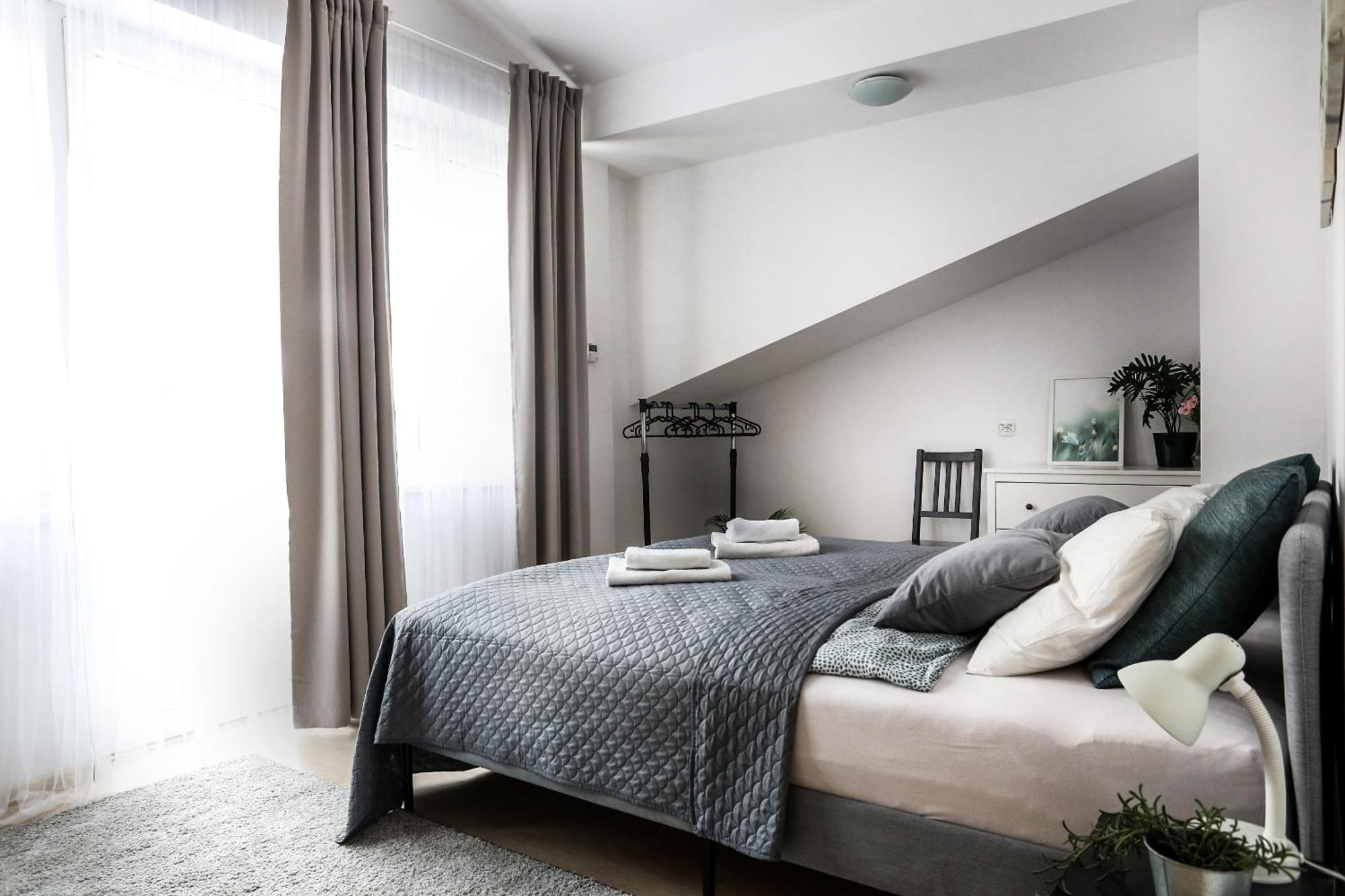 קרקוב Fully-Furnished Apartment With Air Conditioning For Families, Cracow Old Town מראה חיצוני תמונה
